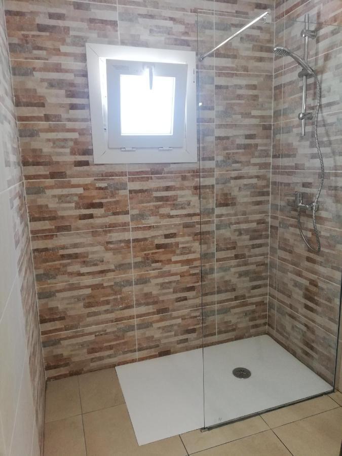 Apartamento Loft, Jardin Y Piscina Privada Romanya de la Selva Ngoại thất bức ảnh